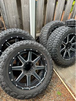 275/55r20  6x139.7and 6x 135 Toyo rt trail