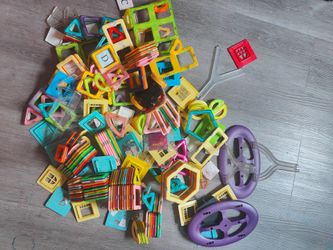 Educational Magnetic Tiles Toy for Children — Over 200 Pieces