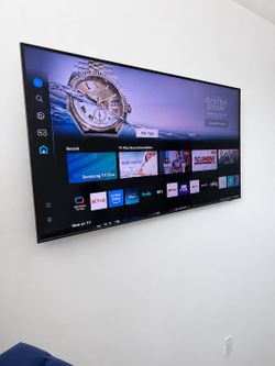 Samsung 50” QLED Smart TV + Tilting Wall Mount + Original Box