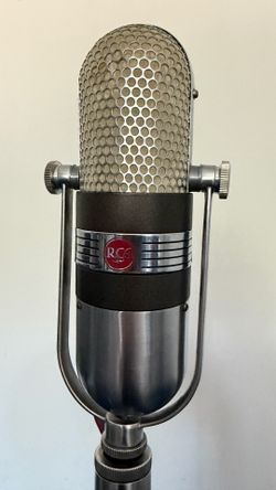 RCA 77-DX Ribbon Microphone w/ original Pouch & Atlas Stand