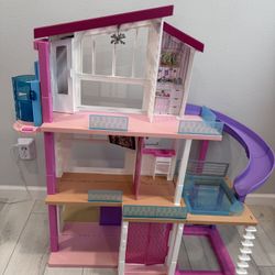 Barbie DreamHouse Dollhouse – 3-Story Playset