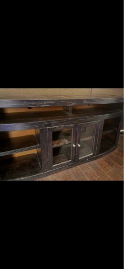 Entertainment center