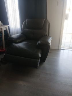 Bla.\nCk couch soft