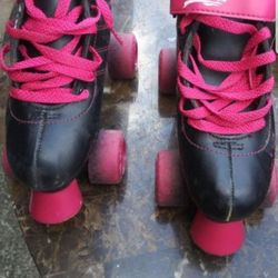 GIRLS ROLLER SKATES