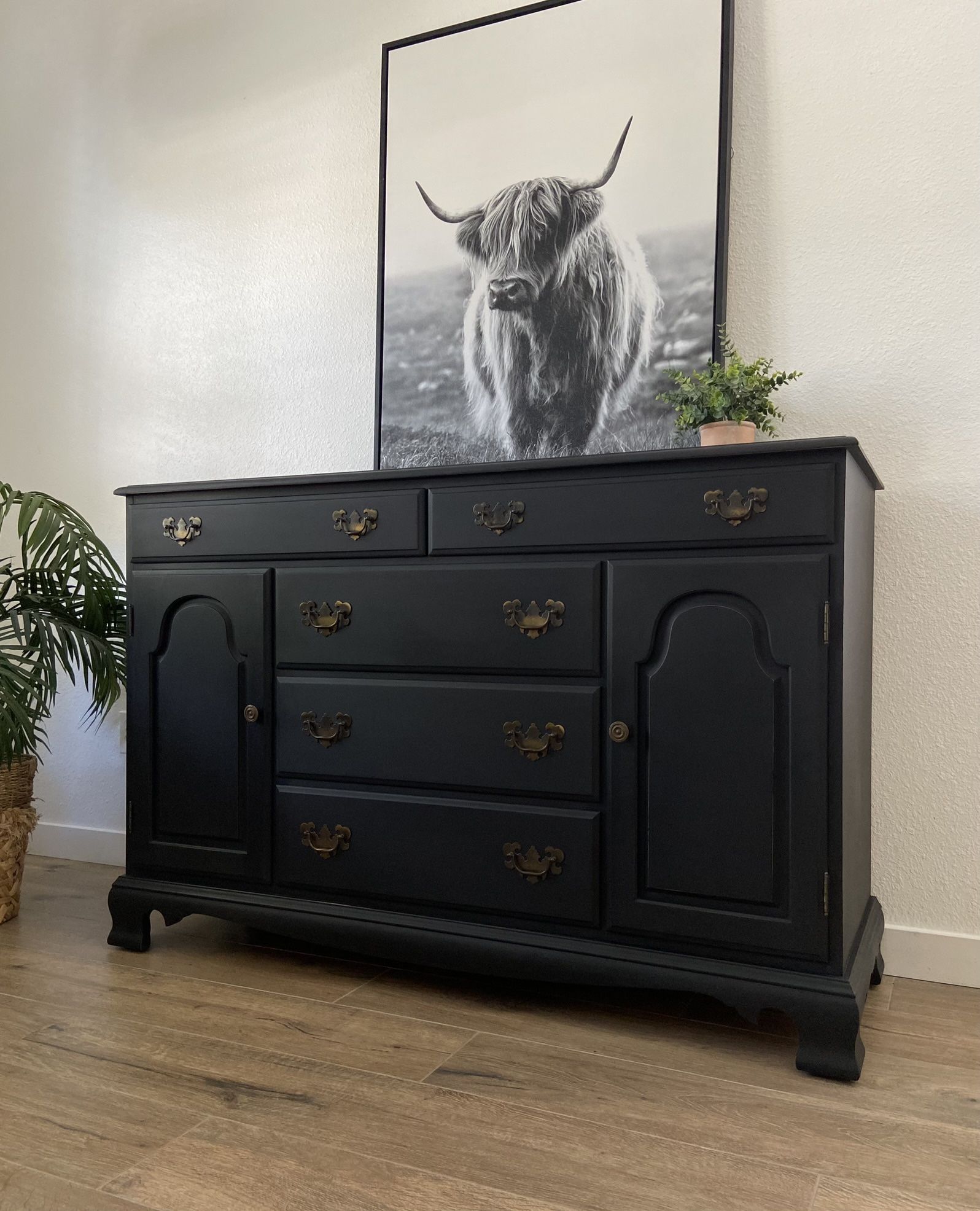 Buffet Credenza China Cabinet *READ DESCRIPTION 