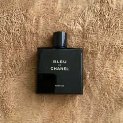 Chanel De Bleu