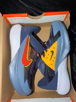 Boys Nike Shoes 11C