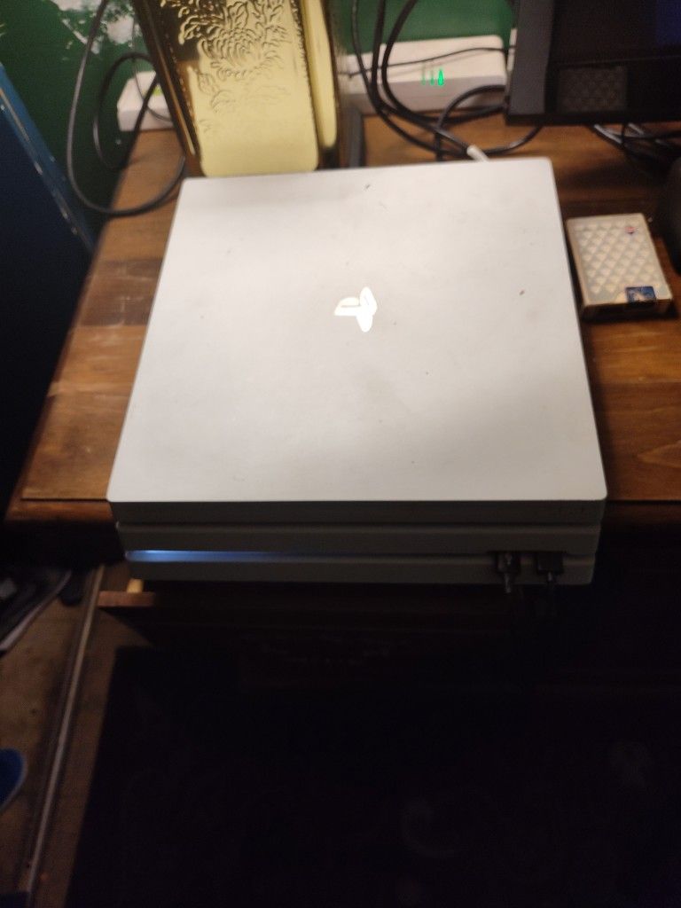 PS4 Pro White 1tb