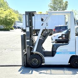 Forklift Nissan LPG 5,000 lb Capacity 