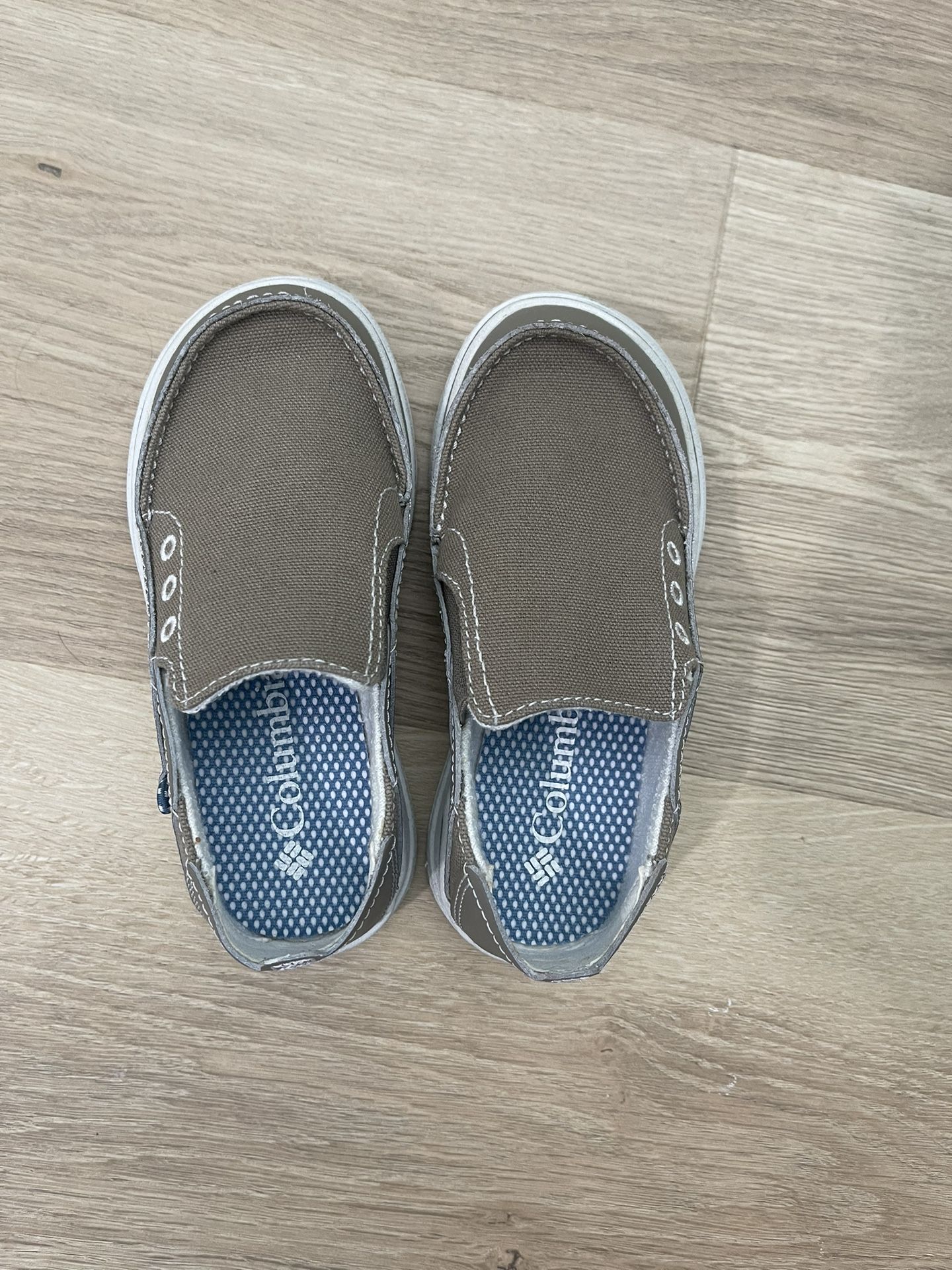 Boys Columbia Shoes Size 10