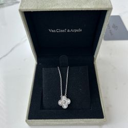 Van Cleef Style Necklace With Box 