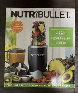 NutriBullet 600 Watt Blender - 8 Piece Set - Brand New