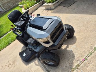 Murray MT100 42 in. 13.5 HP 500cc E1350 Series Briggs and Stratton Engine 6-Speed Manual Gas Riding Lawn Tractor Mower