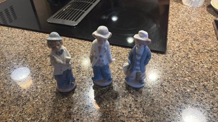 porcelain hobo clown figurines by Baum Brothers Formalities