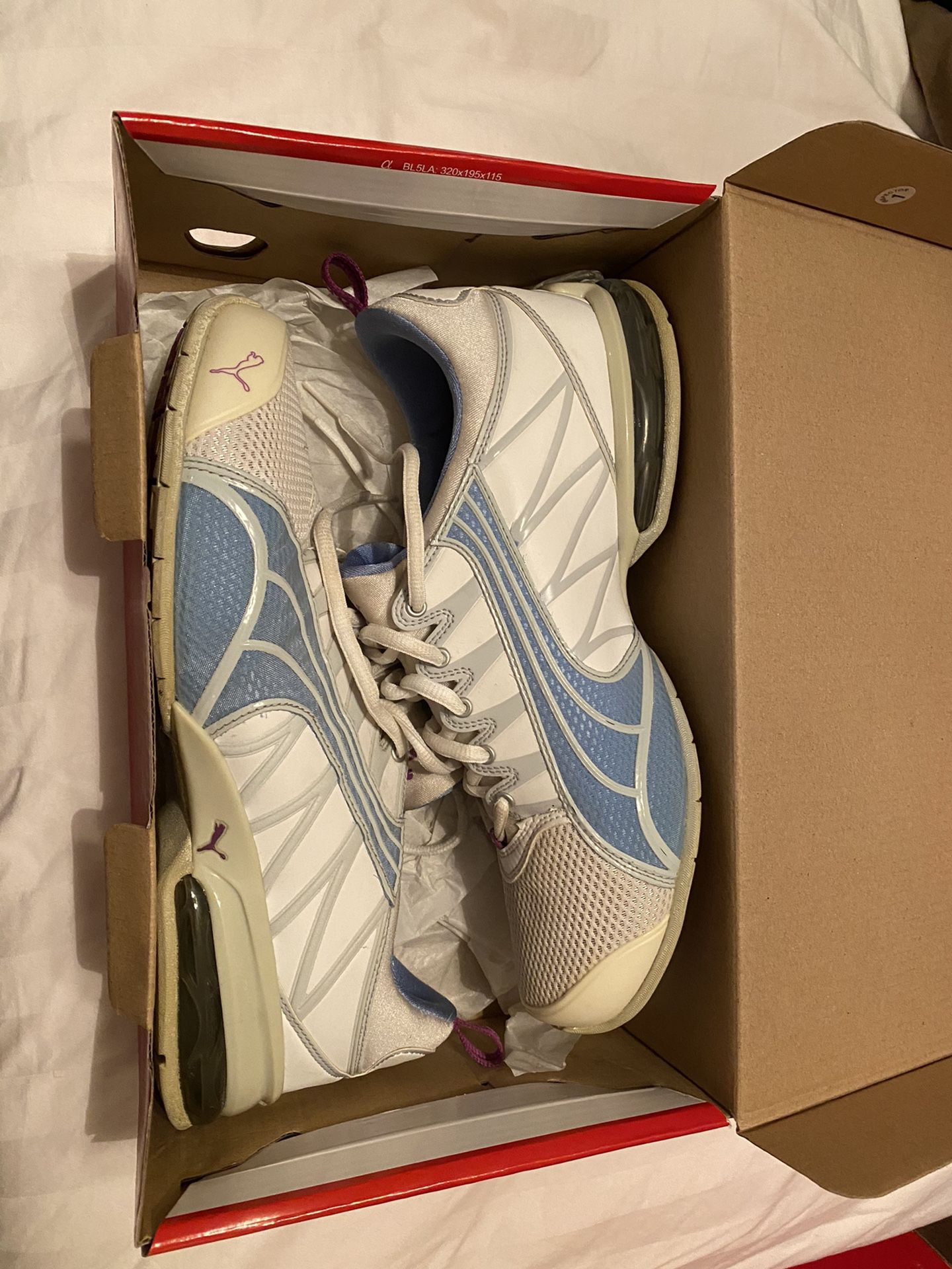 Woman’s Puma Shoes Size 9 1/2