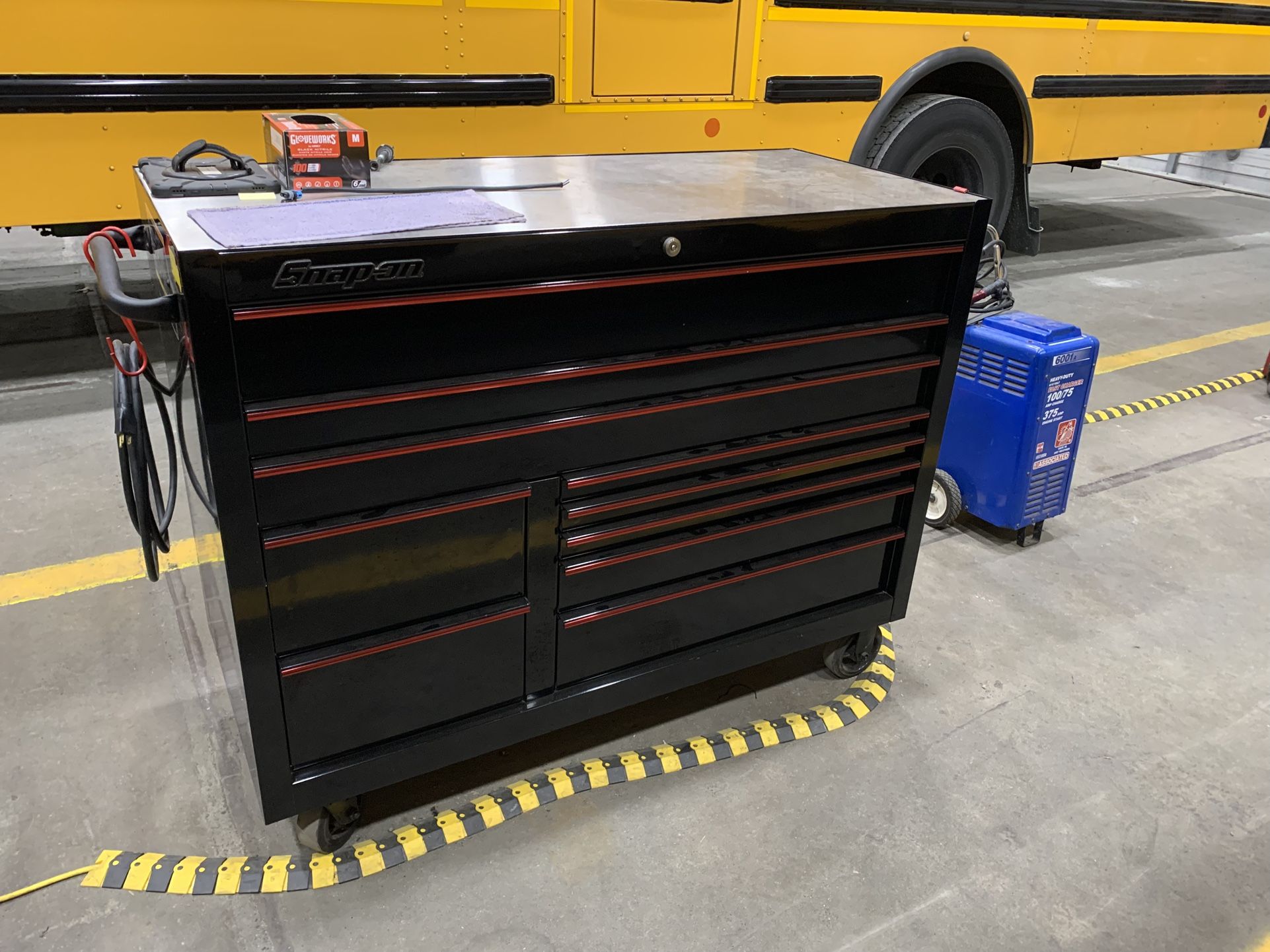 Snap On Tool Box 55x24x43