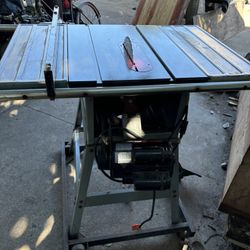Delta Contractor Table Saw