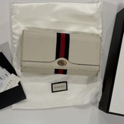 Gucci Wallet With Shoulder Chain