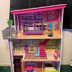 3 Story Dollhouse With Manual Elevator