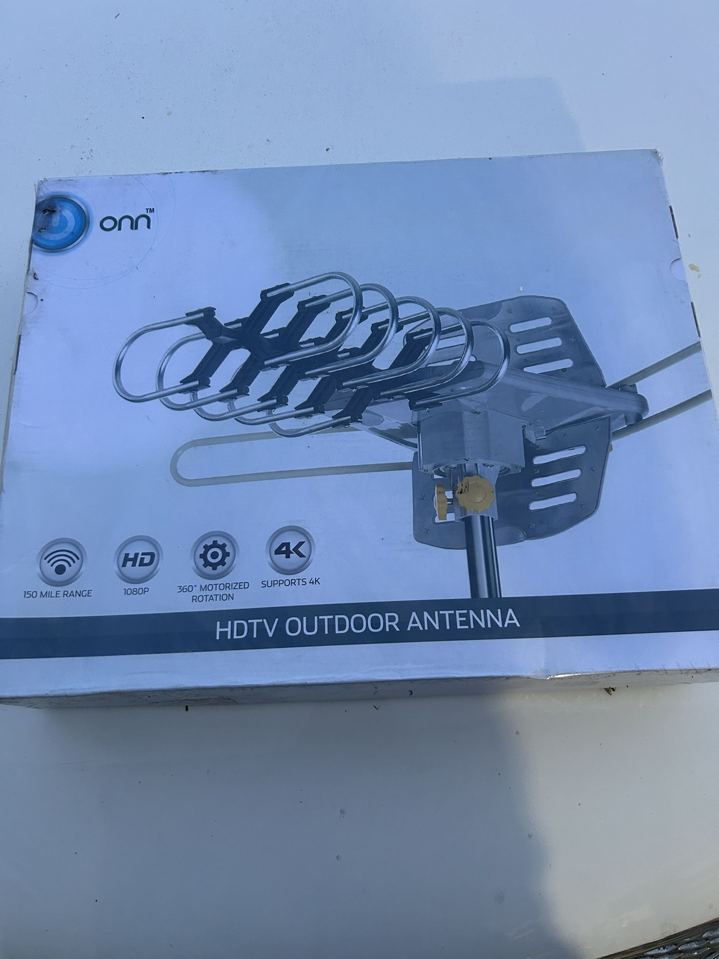 ONN HDTV Antenna Amplified Digital TV Antenna 150 Miles Range 360 Degree Rotation
