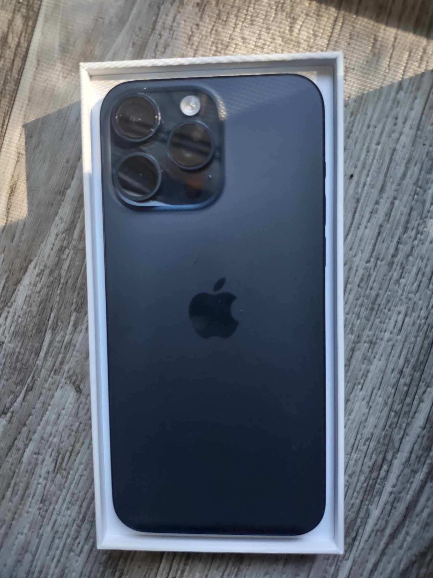 IPHONE 15 Pro Max Unlocked 512gb