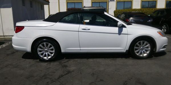 2011 Chrysler Sebring convertible.. ONLY 90k MILES for Sale in Oakland