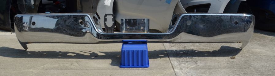 USED REF#M070 || 2012-2016 DODGE RAM 3500 || REAR METAL BUMPER