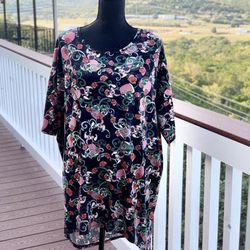 Lularoe Oversized comfy slightly high/low tunic top with Disney's Queen Of hearts