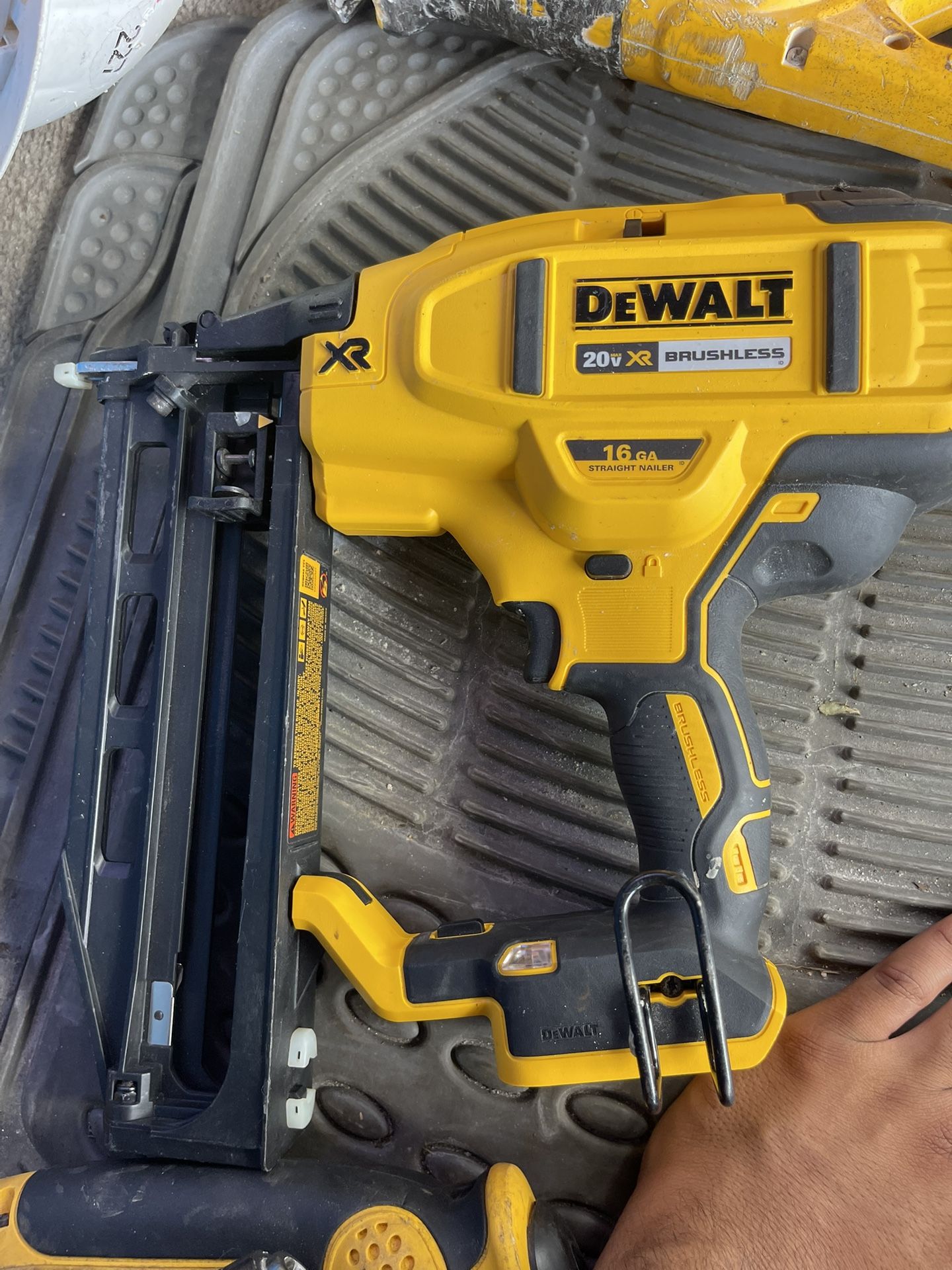 Dewalt 16GA Nailer Gun