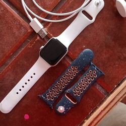 2020 Apple Watch SE