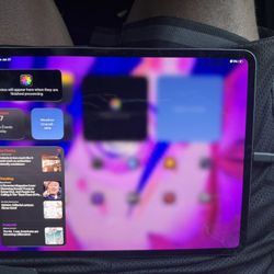 iPad Pro 13” (M4) – 512GB – Wi-Fi + Cellular – Excellent