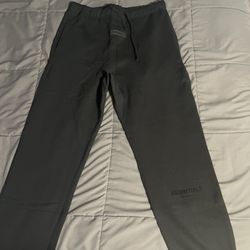 Black Essentials Sweats 