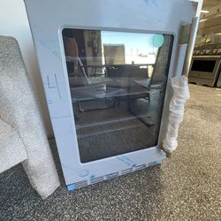 Thermador Beverage Cooler Fridge 24”