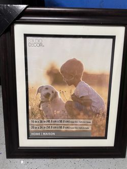 Studio Decor 20x24 Picture Frame (Matted to 16x20)