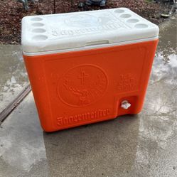Jagermeister Ice chest 6 Bottle Shot Cooler Built In Tap Dispenser - Party Time Summer Fun