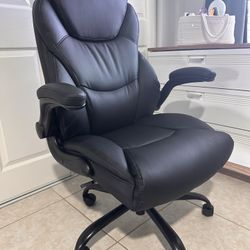 400LBS Big and Tall Office Chair, Leather Executive Desk Chair with Padded Flip-up Arms, Heavy Duty Swivel Rolling Computer Chair for Home Office, Bla