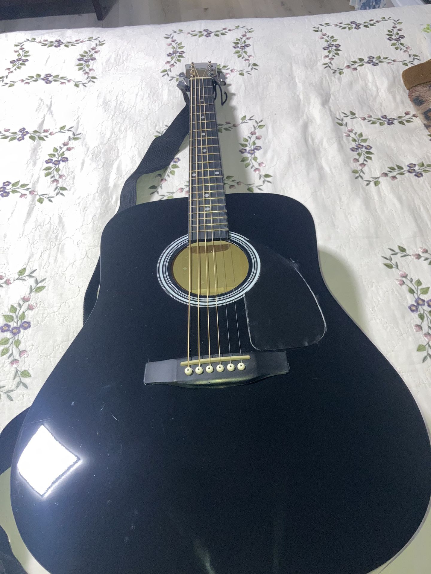 Sa - 150 Fender Acoustic Guitar