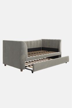 Day bed with trundle