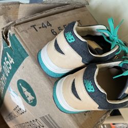 New Balance Size 11
