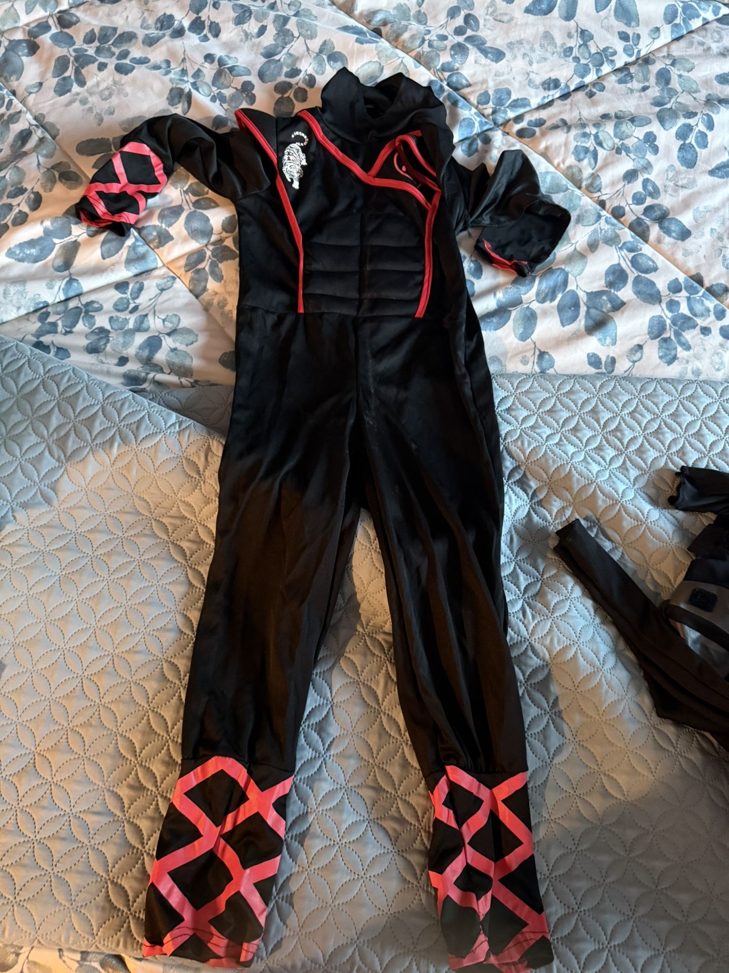 Kids Halloween Costume $5 Each Size 6-7