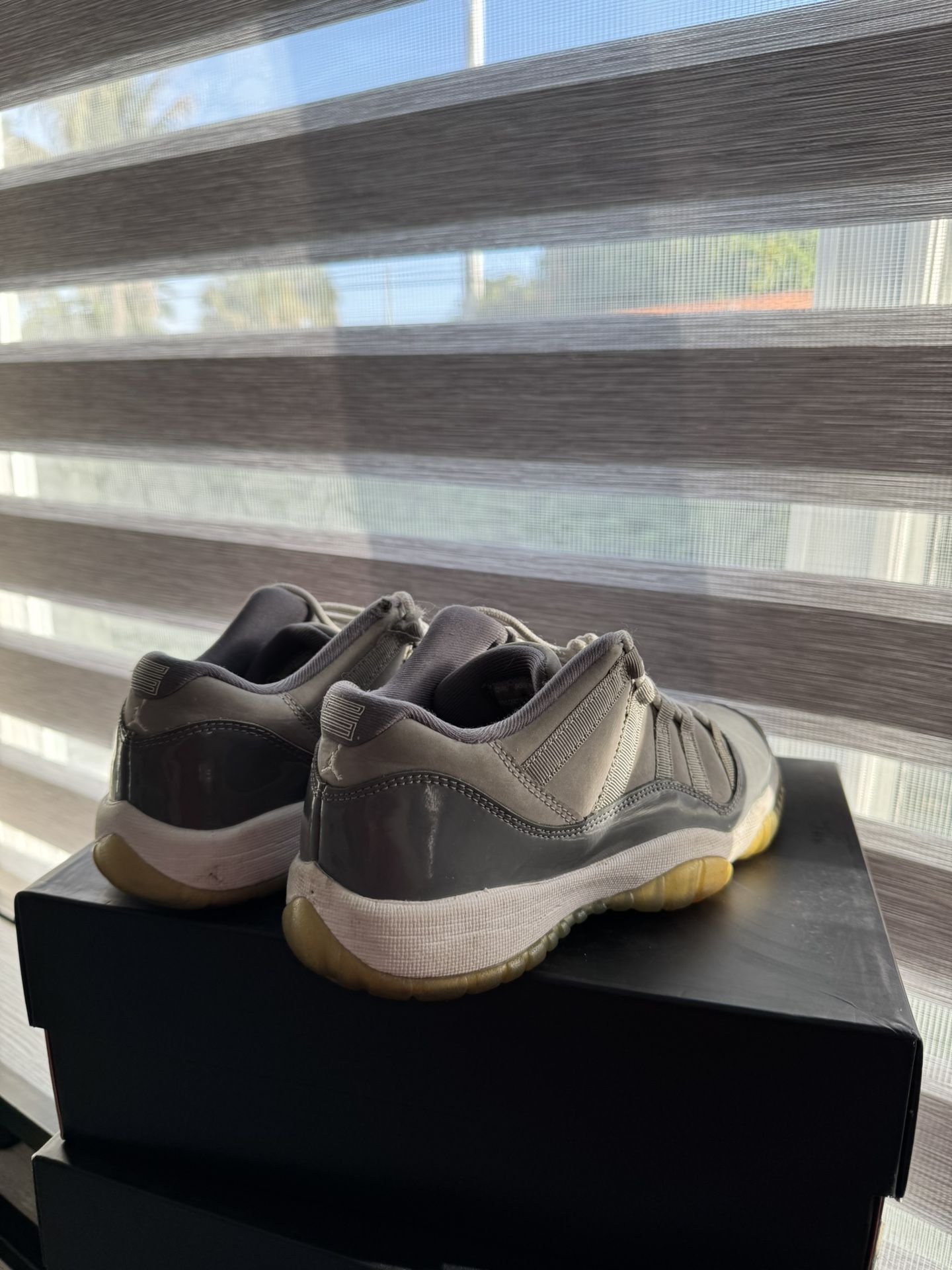 Air jordan Retro 11 low cool greys size 5.5