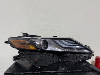 TOYOTA CAMRY RIGHT HEADLIGHT 2022