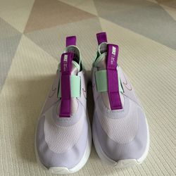 Nike Big Girl Shoes Size 5
