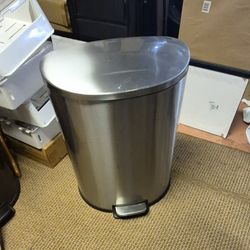 Trash Can 