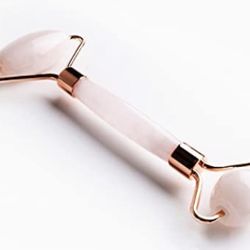 Pink Quartz Face Roller