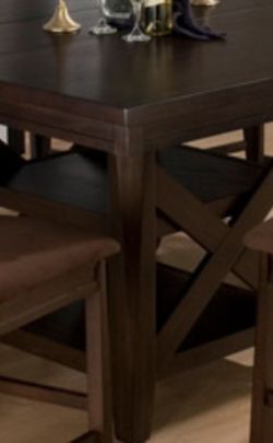 Heavy heavy high top table n chairs