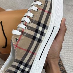Burberry shoes
