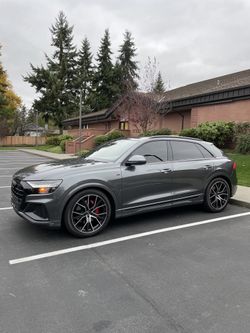 2021 Audi Q8