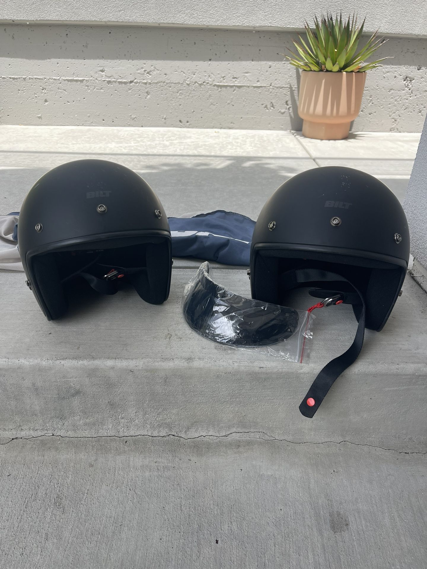 Bilt 3/4 Motorcycle Helmets Large And Medium