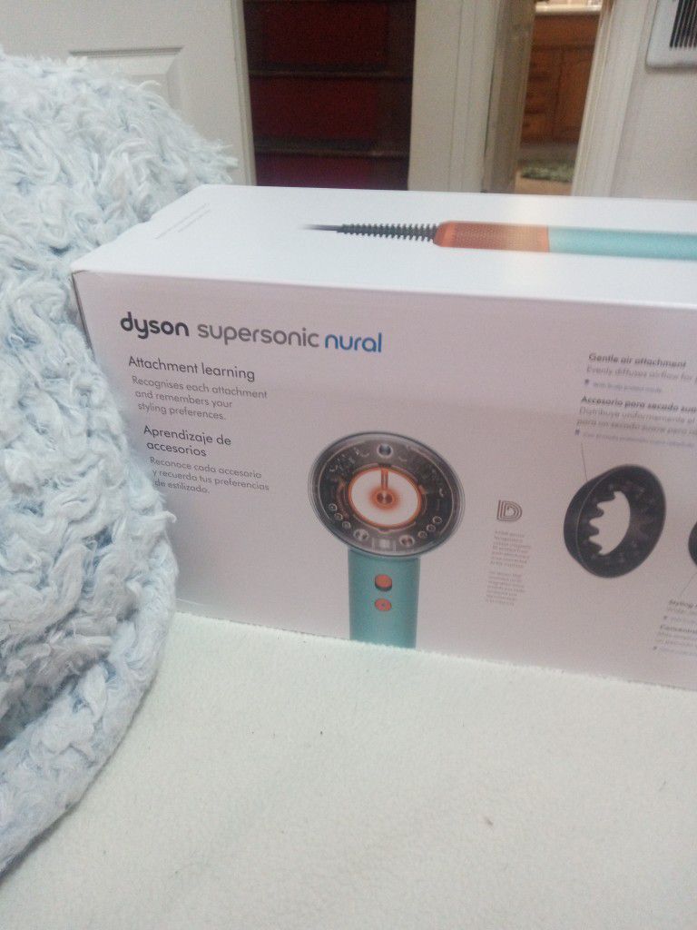 Dyson Supersonic Nural BLOWDRYER. 